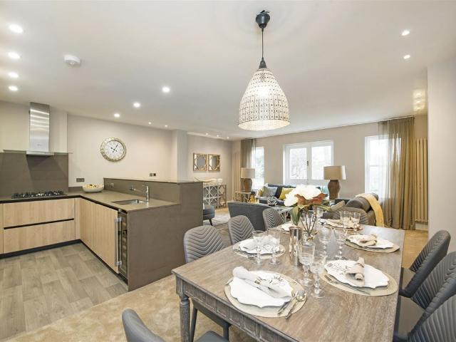 Lyndhurst Road, London NW3, 3 bed flat to rent, £6,500 pcm | PrimeLocation