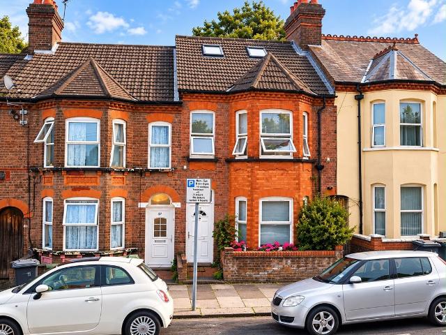 Lyndhurst Road, Luton LU1, Studio to rent, £895 pcm | PrimeLocation