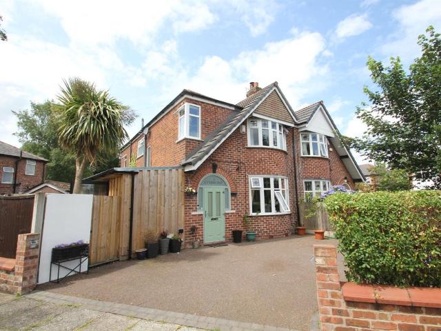 Lyndhurst Road, Stretford M32, 4 bed semi detached house to rent, £2,000 pcm | PrimeLocation
