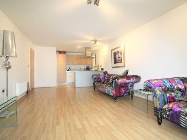 Lyndon House, Queen Mary Avenue, South Woodford E18, 1 bed flat to rent, £1,600 pcm | PrimeLocation