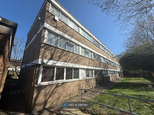 Lyndum Court, London N22, 2 bed flat to rent, £1,800 pcm | PrimeLocation