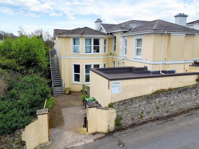 Lynfield, Middle Warberry Road, Torquay 2 bed apartment to rent £895 pcm £207 pw