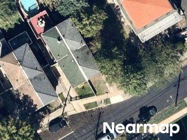 Lynhurst Ave