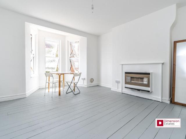 Lynmouth Road, Stoke Newington. 4 bed flat to rent £3,350 pcm £773 pw
