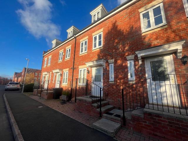 Lynmouth Road, Swindon SN2, 3 bed terraced house to rent, £1,450 pcm | PrimeLocation