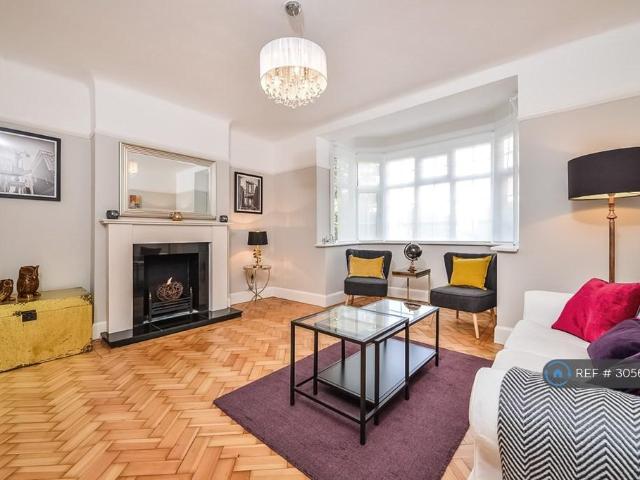 Lynn Court, London, SW16 2 bed flat to rent £2,100 pcm £485 pw