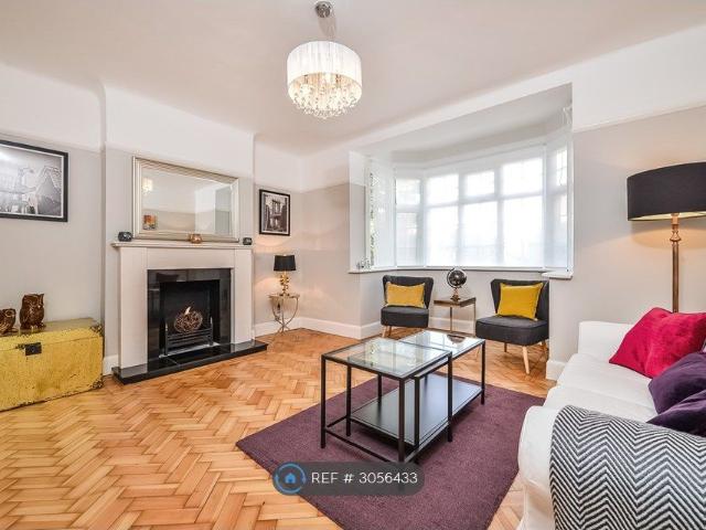 Lynn Court, London SW16, 2 bed flat to rent, £2,100 pcm | PrimeLocation