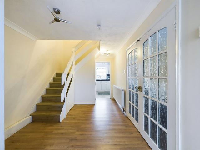 Lynstede, Basildon, Essex SS14, 3 bed detached house to rent, £1,900 pcm | PrimeLocation
