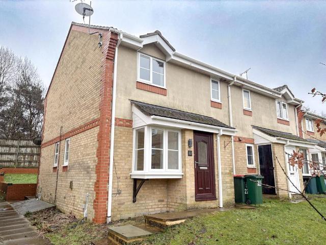 Lyon Close, Crawley 1 bed end of terrace house to rent £1,195 pcm £276 pw
