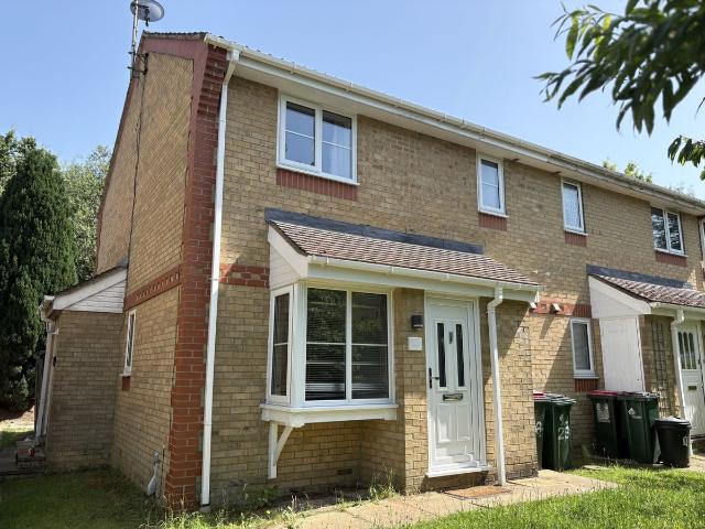 Lyon Close, Crawley RH10, 1 bed end terrace house to rent, £1,195 pcm | PrimeLocation