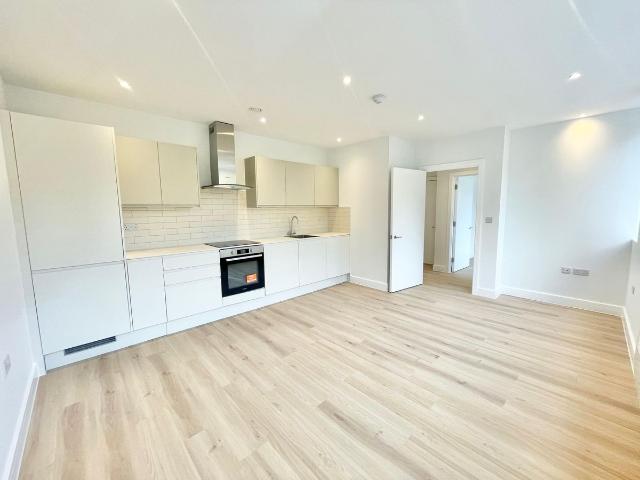 Lyon Road, Harrow HA1, 1 bed flat to rent, £1,600 pcm | PrimeLocation