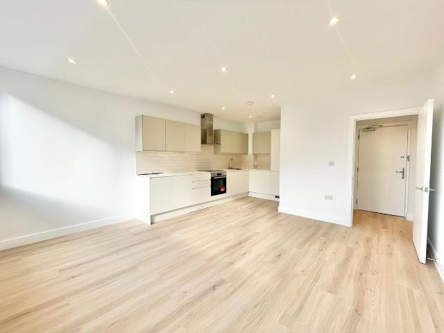 Lyon Road, Harrow HA1, 1 bed flat to rent, £1,650 pcm | PrimeLocation