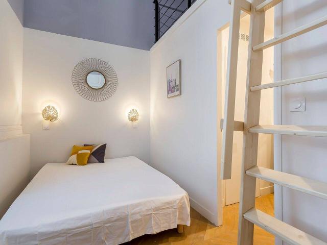 LYON VAISE 69009 Duplex 30m² meublé refait à neuf