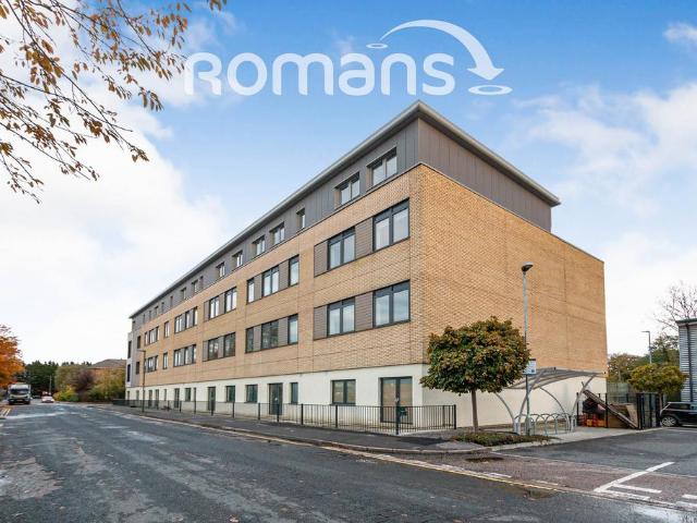 Lyon Way, Frimley, Camberley, GU16 Studio to rent £1,000 pcm £231 pw