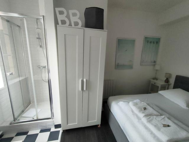 LYON 1. Appartement 2 pièces Dernier étage