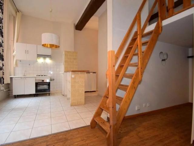 Lyon 1er Pentes de la Croix Rousse: T1 bis de 32m² avec mezzanine