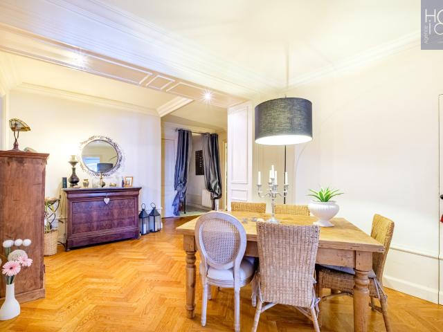LYON 2 PLACE BELLECOUR VENTE APPARTEMENT TYPE 4 3 CHAMBRES IMMEUBLE CACHET ANCIEN
