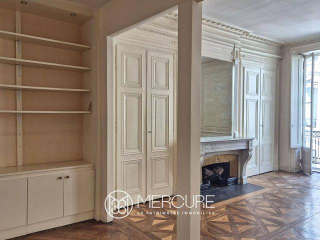 Lyon 2e – Ainay Appartement de 117,87 m² avec balcon