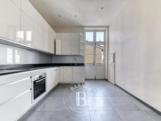 Lyon 2ème, Appartement 6 Chambres 299 m² en location