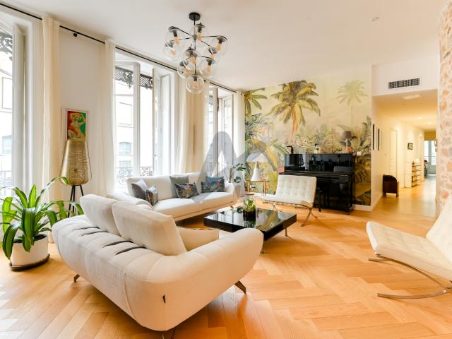 Lyon 2ème Presqu'ile 3ème étage 219 m2 Rénovation haut de gamme Lumière exceptionnelle