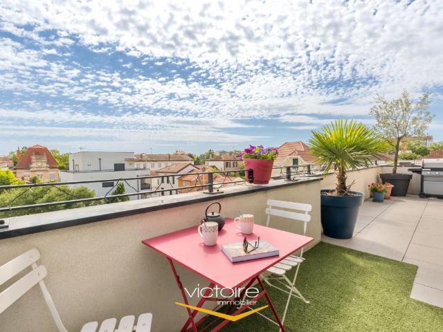 Lyon 3 Rare Grand T3 de 76 m² avec 20 m² de terrasse au coeur de Montchat