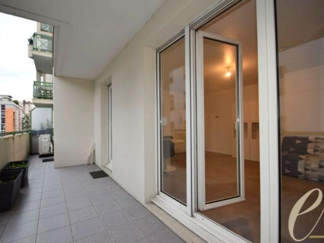 LYON 3EME Saxe Gambetta – Appartement T3 de 72 m² avec balcon de 13 m², cave et parking en sous sol