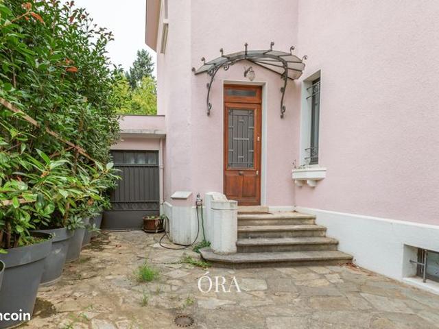 LYON 4e CROIX ROUSSE | DUPLEX 182,61 m² | COUR PRIVATIVE 61 m² | 5 CHAMBRES