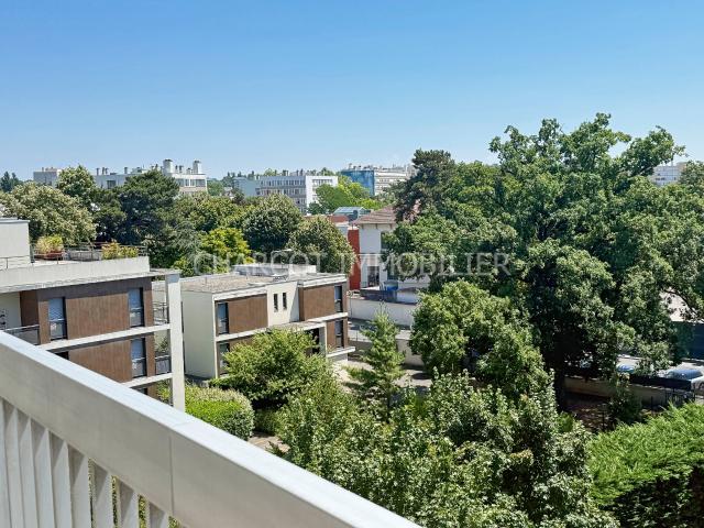 LYON 5ème Exclusivité | Appartement T4 traversant au dernier étage avec ascenseur