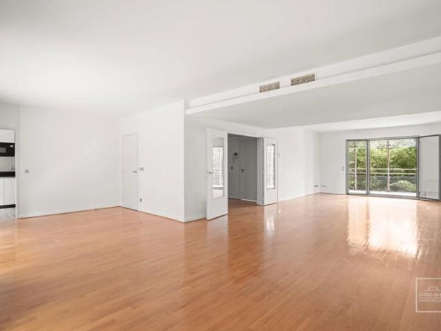 LYON 6, CITÉ INTERNATIONALE, CLIMATISE, TERRASSE et LOGGIA,178.76m²