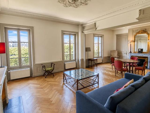 Lyon 6ᵉ — Carré d’Or — Vue exceptionnelle sur Fourvière