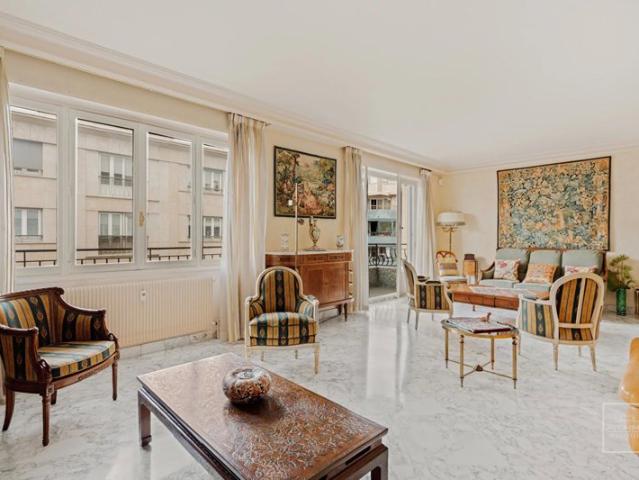 LYON 6, TRIANGLE D'OR, BALCON & LOGGIA, 124.79m²