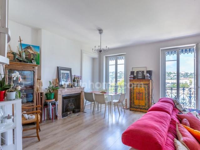 Lyon 7? – Duplex haussmannien d'exception sur les quais du Rhône – Vue panoramique sur Fourvière