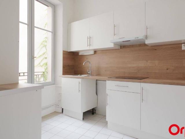 LYON 7 PROCHE PLACE ST LOUIS