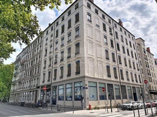 LYON 7 QUAI CLAUDE BERNARD / FACULTES T2 66m² EXCEL ETAT 295000€