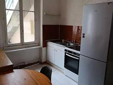Lyon 7ème 69007 Location appartement 1 pièce t1 au dernier étage