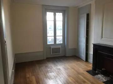 Lyon 7ème 69007 Location appartement 2 pièces t2 au dernier étage