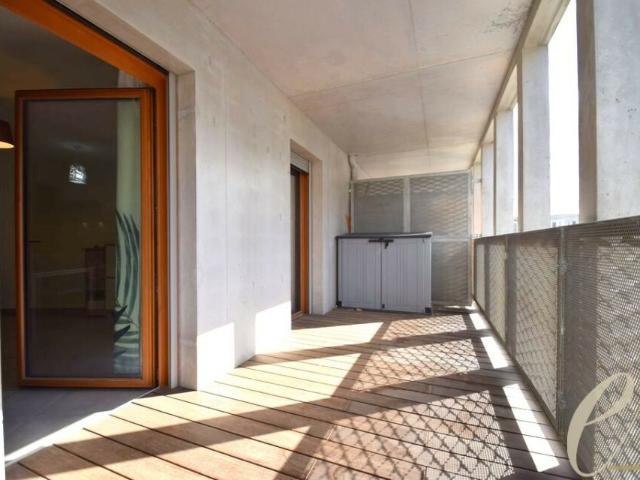 Lyon 7ème Place Jean Jaurès – Ravissant T3 meublé de 70 m² avec loggia de 15 m² et garage