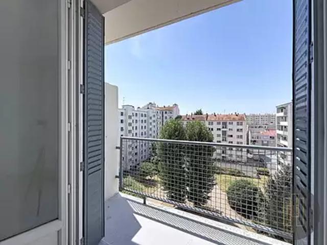 Lyon 8ème 69008 Achat / Vente appartement 3 pièces t3 cave balcon