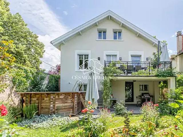 Lyon 8ème 69008 Achat / Vente maison 7 pièces t7 piscine terrasse