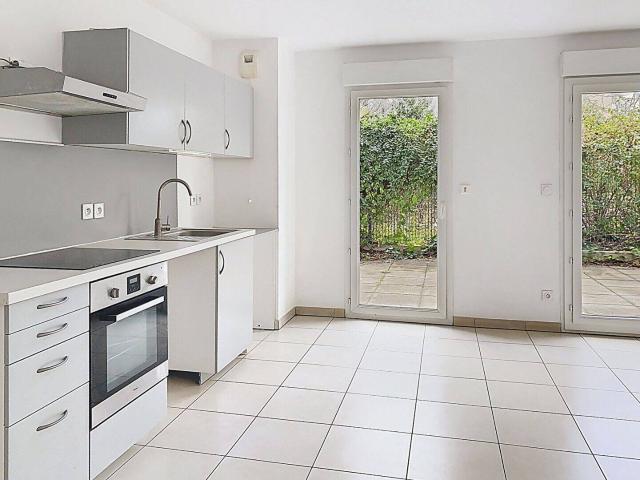 Lyon 8ème: Appartement 3 pièces avec cuisine aménagée, agréabl
