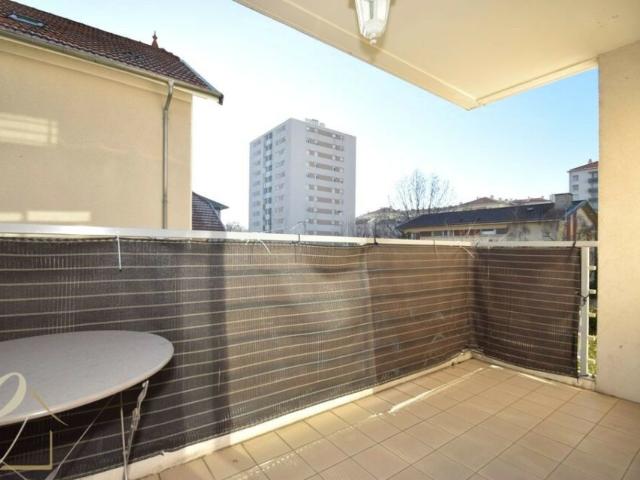 Lyon 8ème rue Volnay – Agréable T4 meublé de 85 m² avec balcon et garage en sous sol
