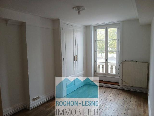 Lyon 9E Quai Arloing F 2