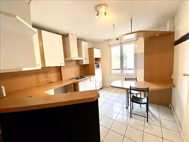 Lyon 9ème 69009 Location appartement 2 pièces t2 au dernier étage terrasse