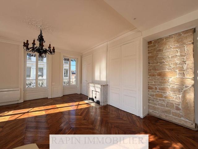 LYON 9EME/ VAISE BEAU T3 RENOVE 86m2