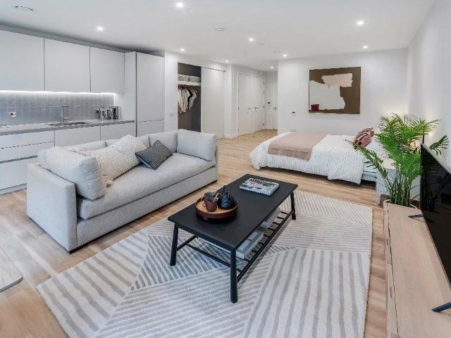Lyons Dock House, Greenford UB6 Studio to rent £1,660 pcm £383 pw