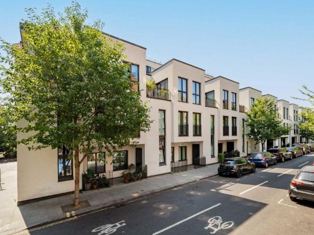 Lyons Place, London NW8 3 bed flat to rent £7,000 pcm £1,615 pw