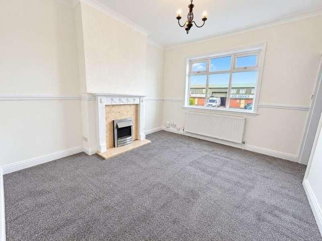 Lyde Green, Halesowen, B63