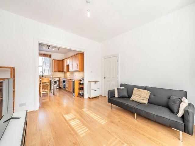 Lydford Road, London W9 3 bed maisonette to rent £3,315 pcm £765 pw