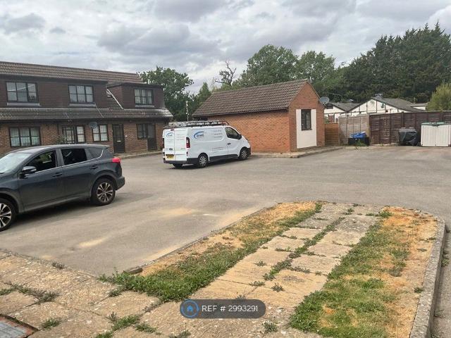 Lye Lane, St Albans AL2, Studio to rent, £845 pcm | PrimeLocation
