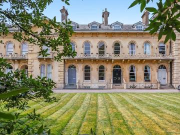 Cheltenham, Gloucestershire county, Southdowns
